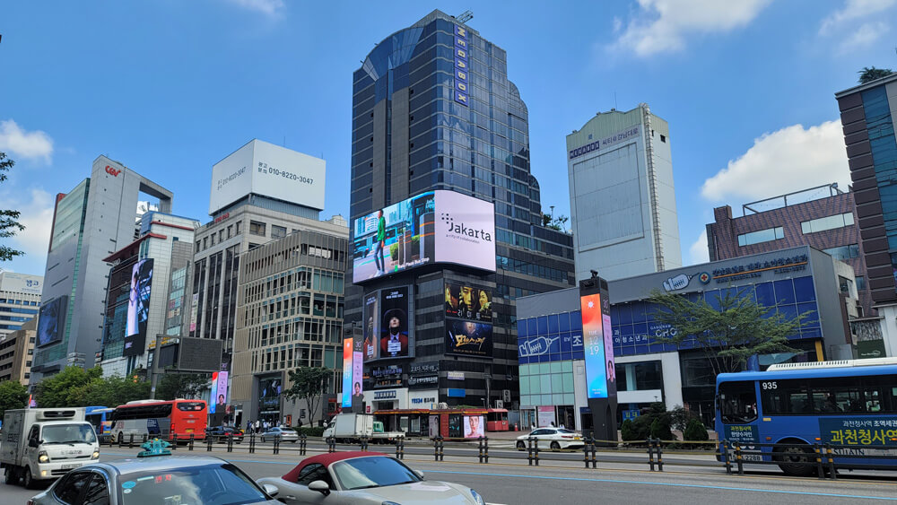 K-Food “The Taste of Wonder” campaign on a curved LED screen on the 